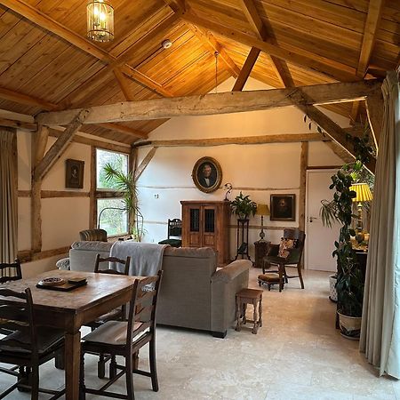 The Barn Villa รอมซีย์ ภายนอก รูปภาพ